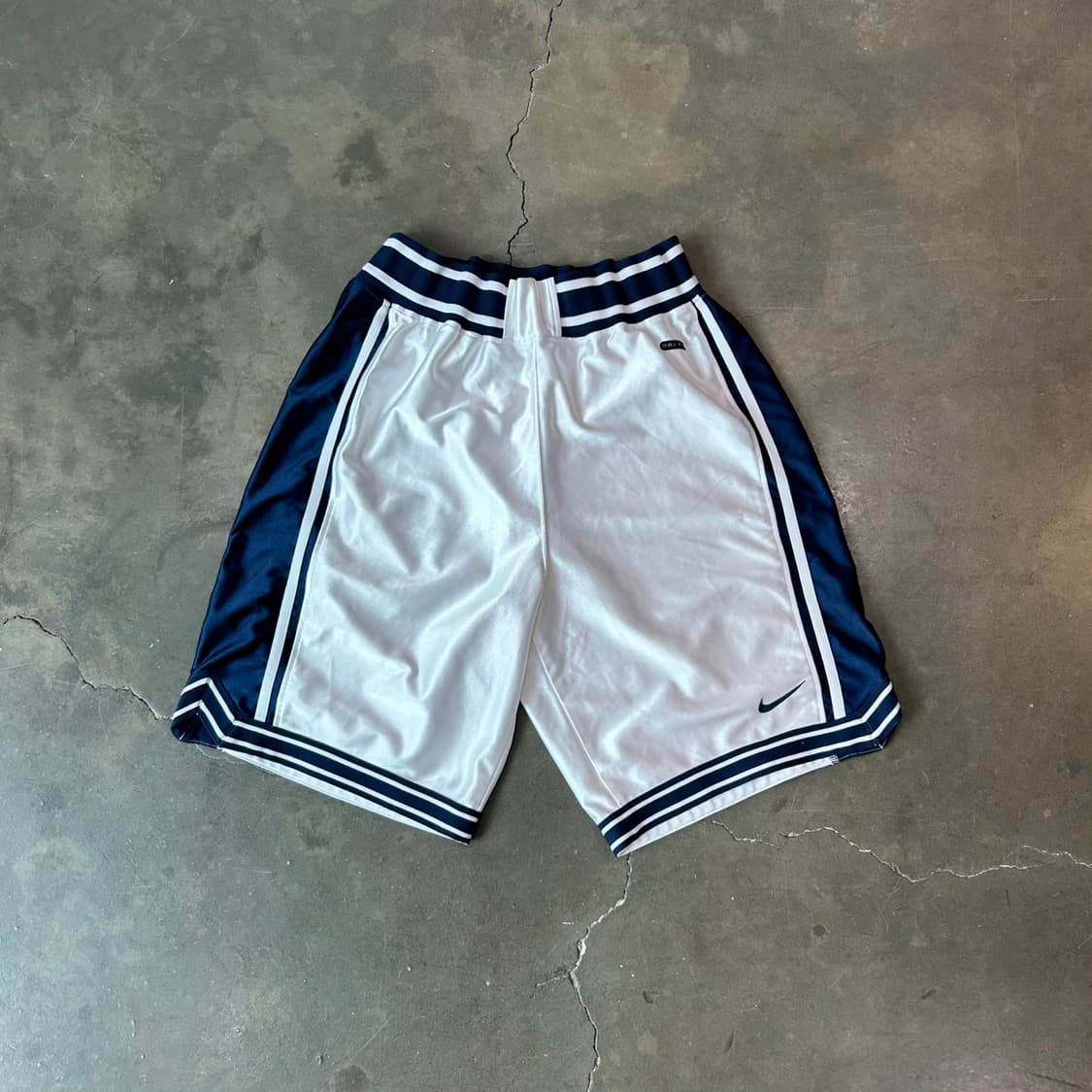 90s 나이키 쇼츠 상품이미지1