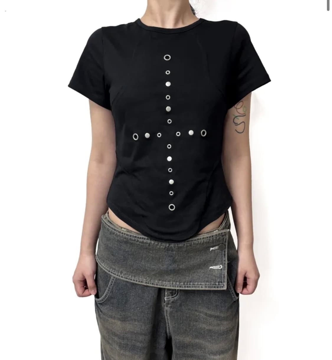 0104 공일공사 PATCH RIVET T-SHIRT 상품이미지2