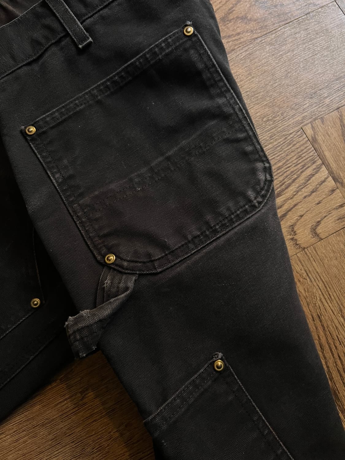 [32]칼하트 Made in USA 더티 데미지드 블랙 더블니 워크 팬츠 상품이미지7