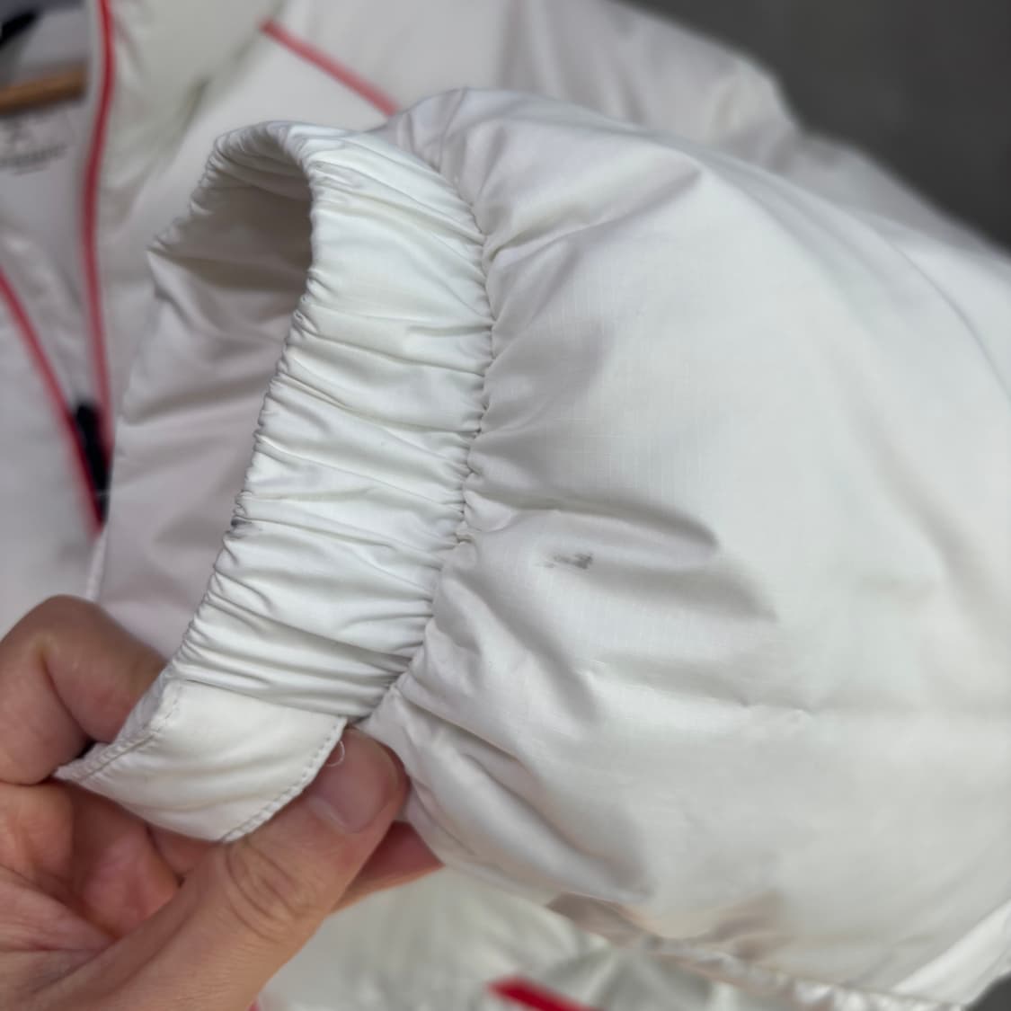 아디다스 화이트 덕다운 패딩 상품이미지6