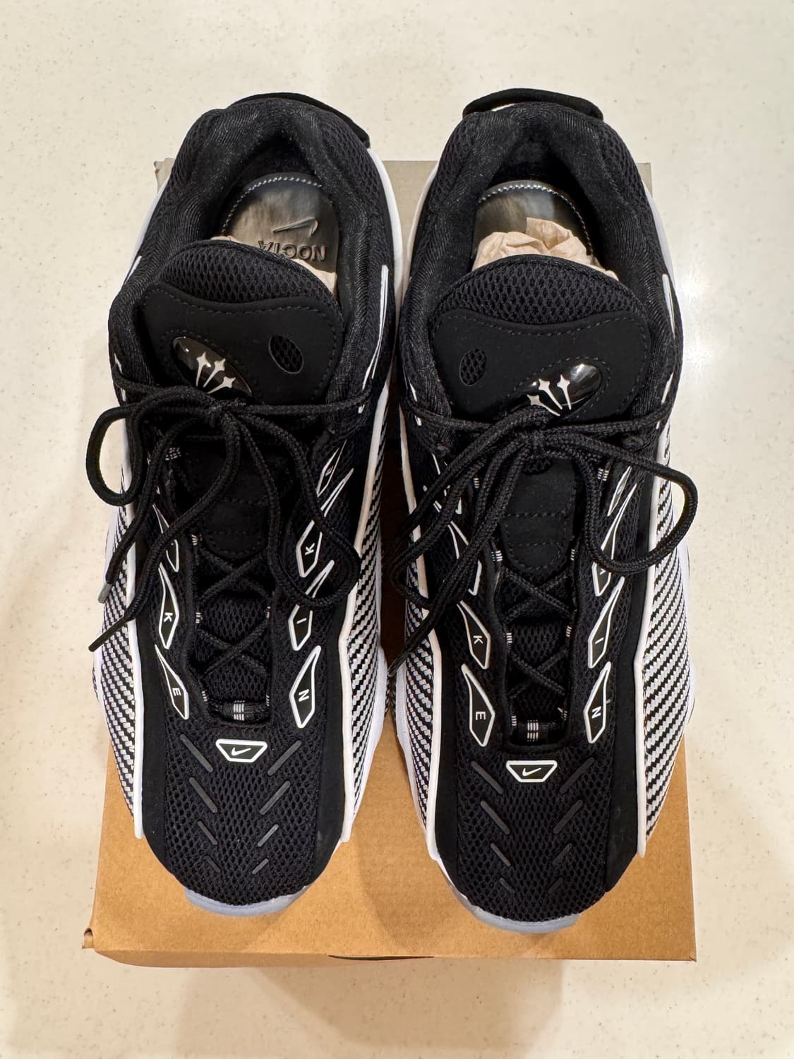 나이키 x 드레이크 녹타 글라이드 블랙 화이트 클리어 상품이미지3