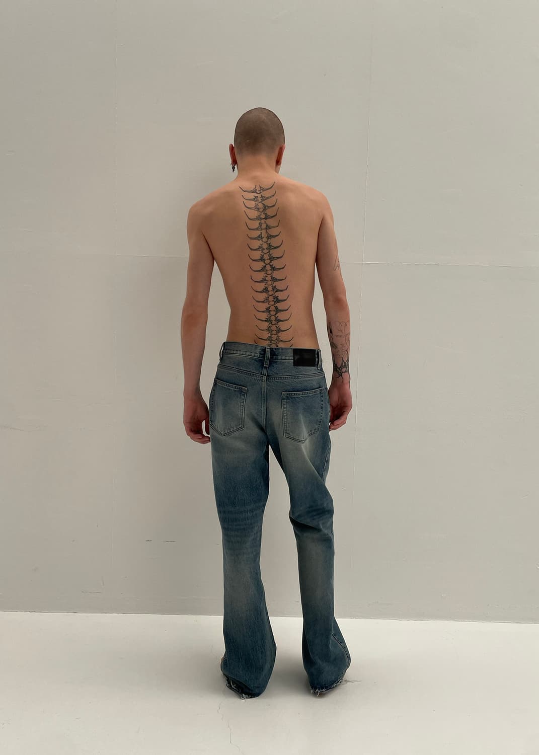 252 RELAXED FLARE DENIM JEANS 상품이미지2