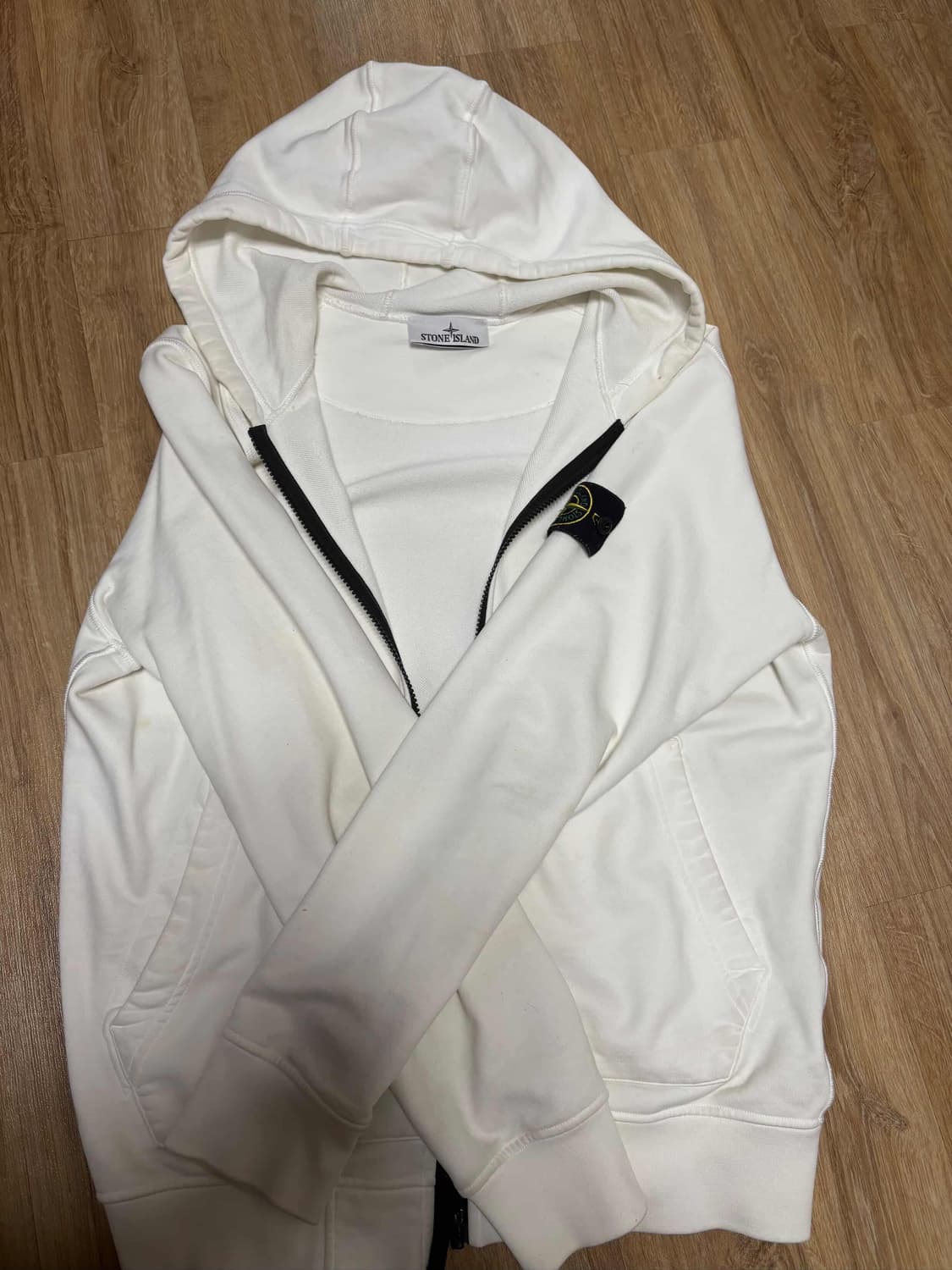 스톤아일랜드 후드집업 화이트 22ss 상품이미지2