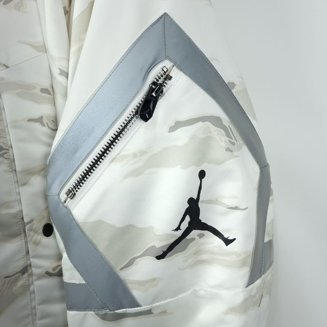 [나이키] 조던 카모 패턴 오버핏 덕다운 후드 야상 패딩 M18495 상품이미지6