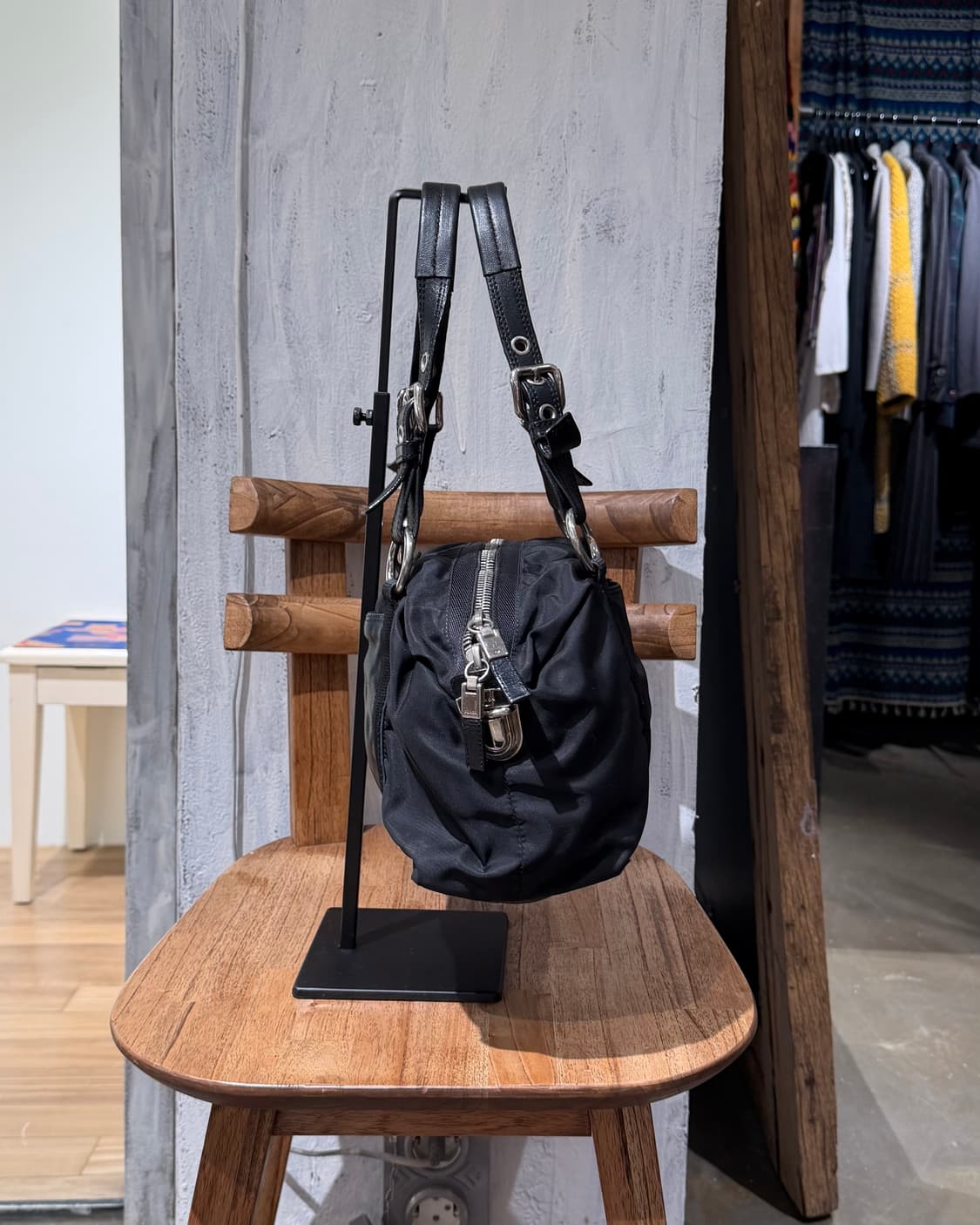 프라다 블랙 나일론 보스턴 숄더백 상품이미지3