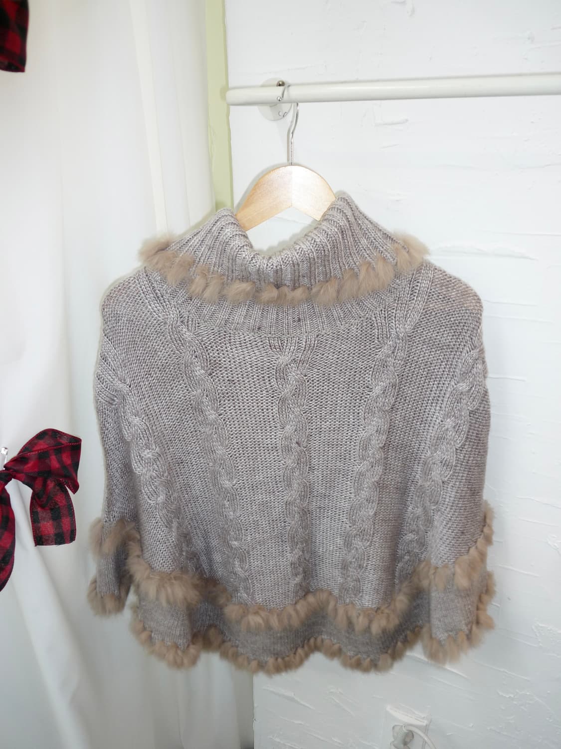 whisper fur cape 상품이미지5