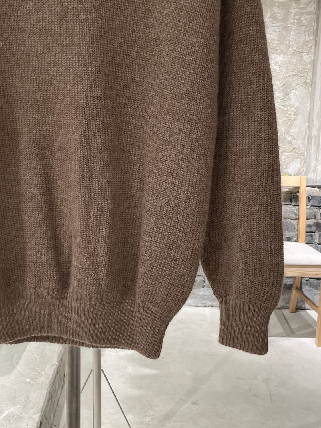 빈티지 브라운 퓨어 알파카 크루넥 패치 스웨터 상품이미지5