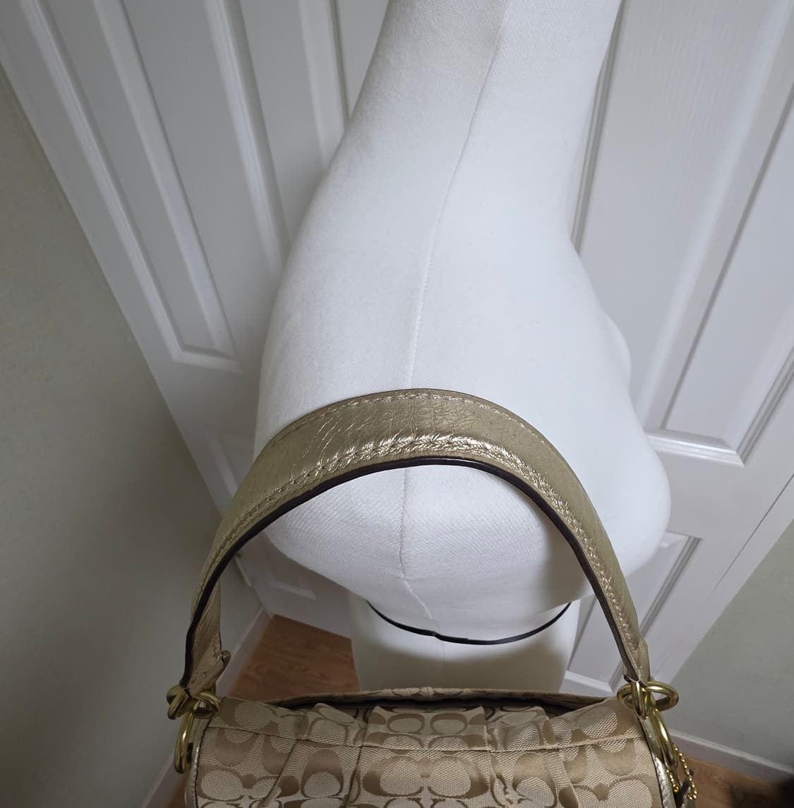 코치 숄더백  상품이미지3