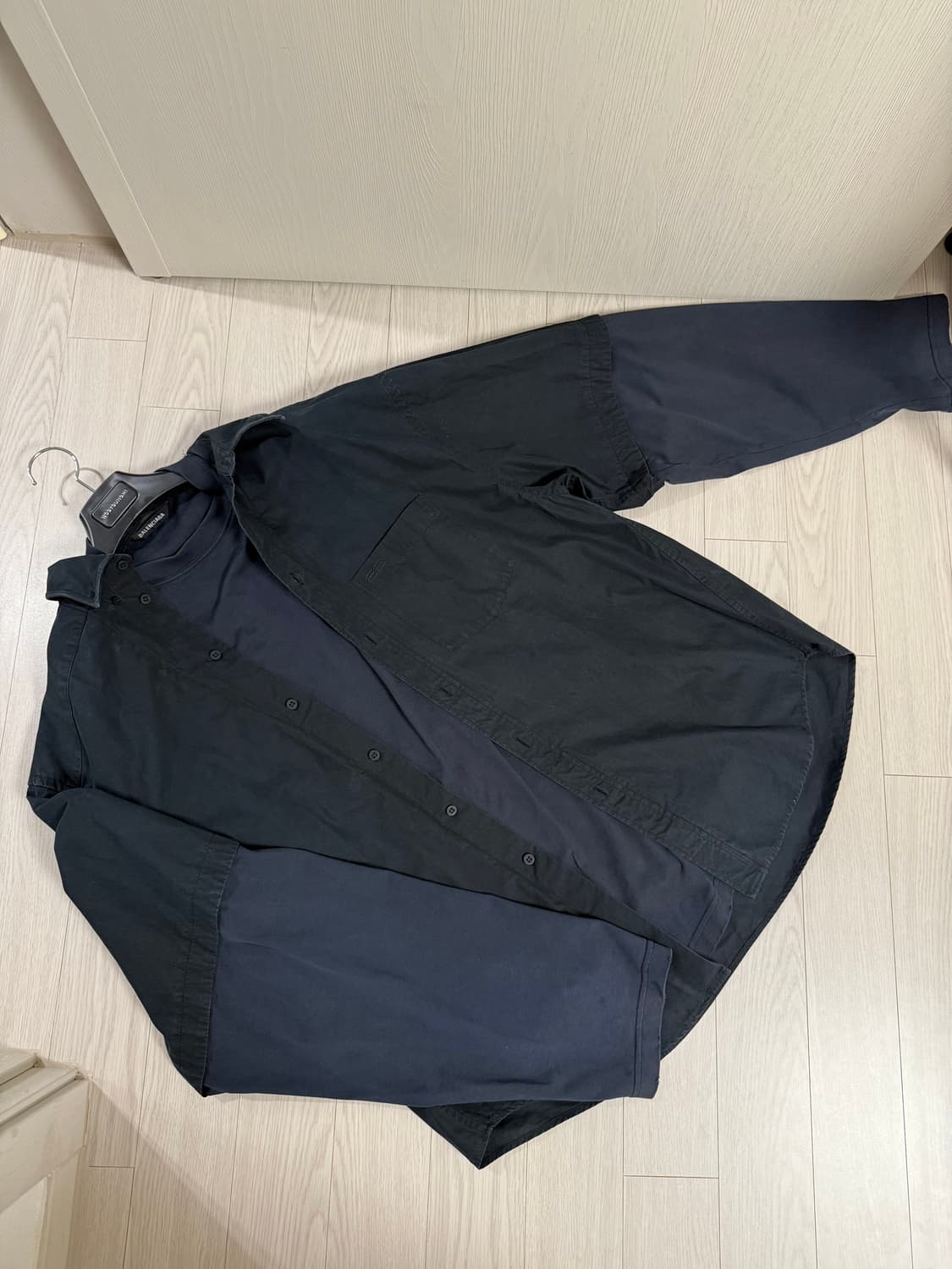 [3] 발렌시아가 BB로고 트롱프뢰유 셔츠 레이어드 롱슬리브 블랙 상품이미지1