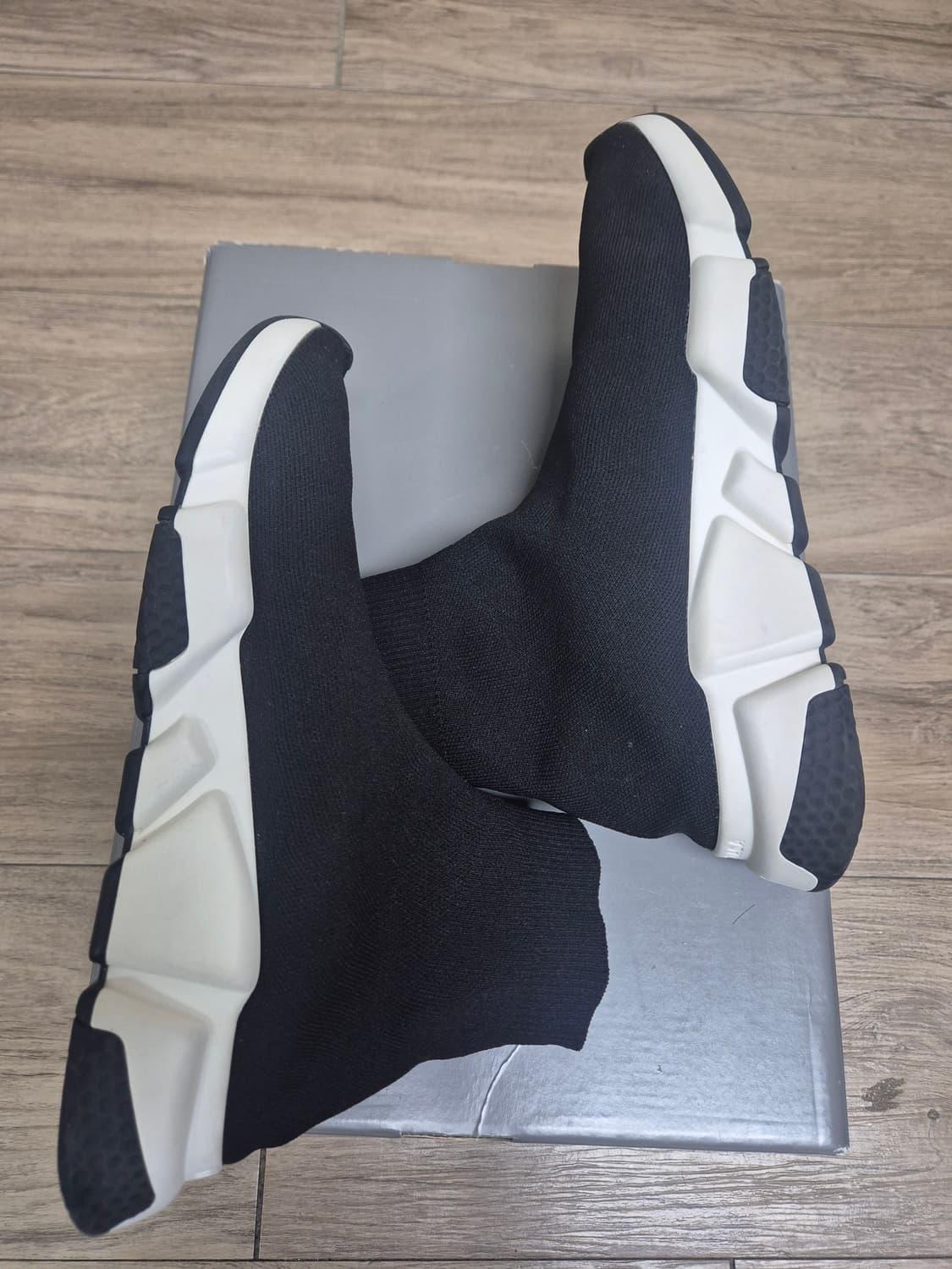 발렌시아가 스피드러너 블랙/화이트 40,260mm 정품 상품이미지4