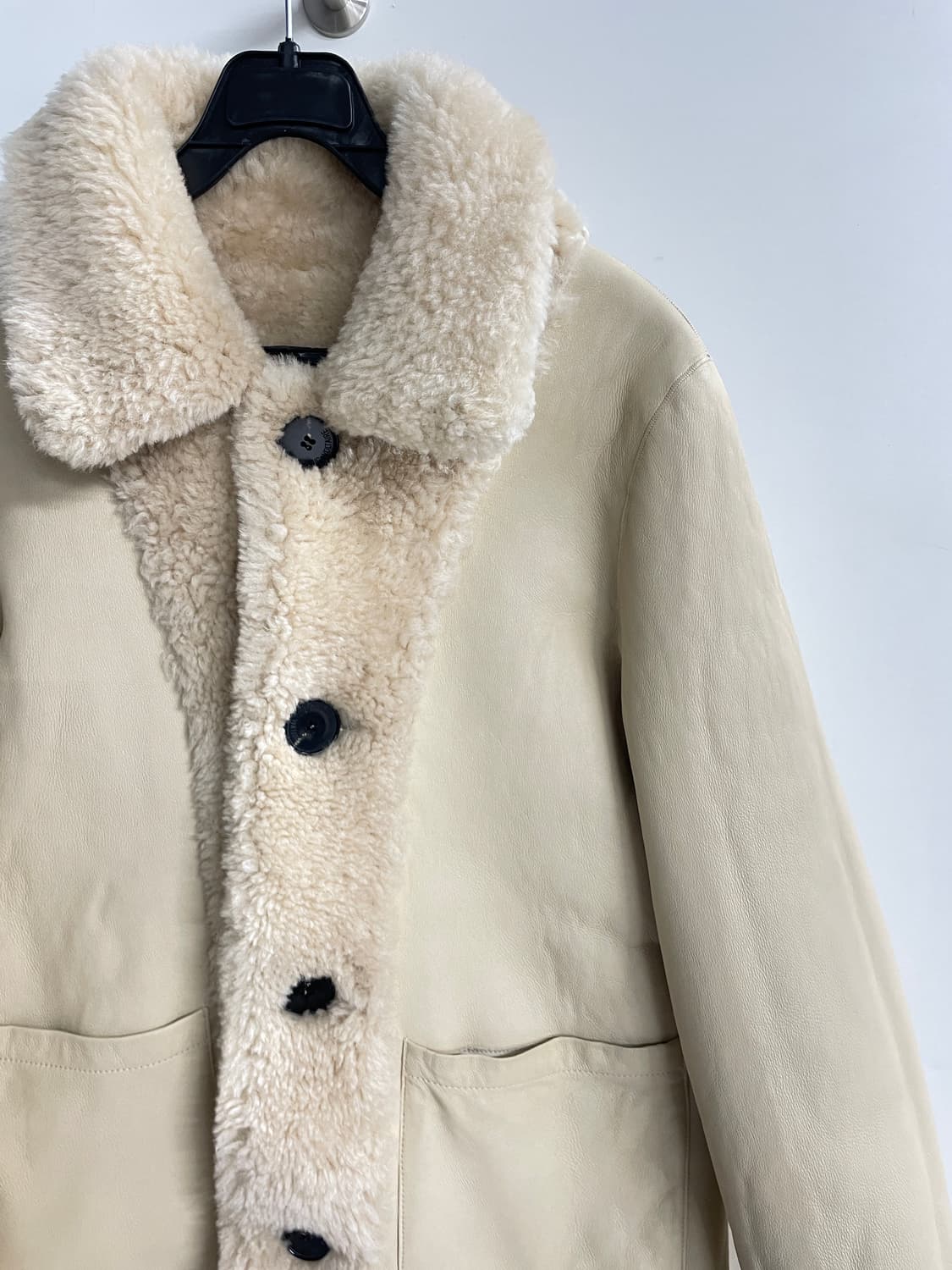 자딕앤볼테르 리버서블 무스탕(베이지) 상품이미지4