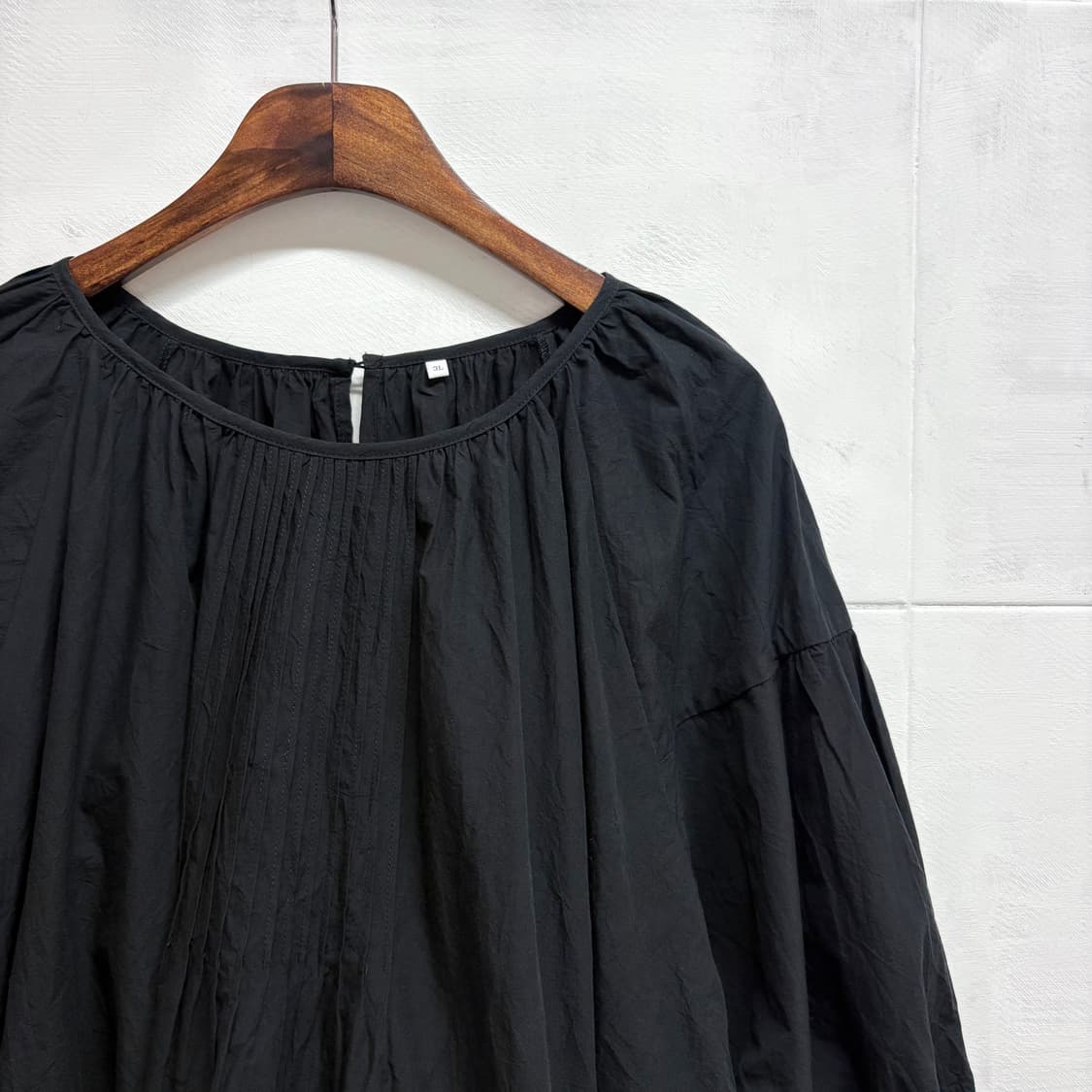 Season Reason 블랙 셔링 쉬미즈 벌룬 블라우스  JPN 상품이미지2