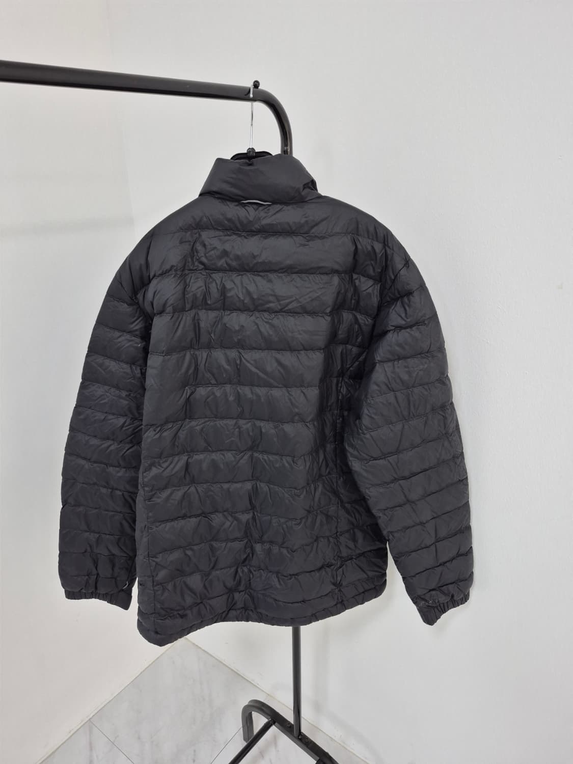 콜롬비아 정품 구스경량패딩 110사이즈 팝니다 상품이미지2