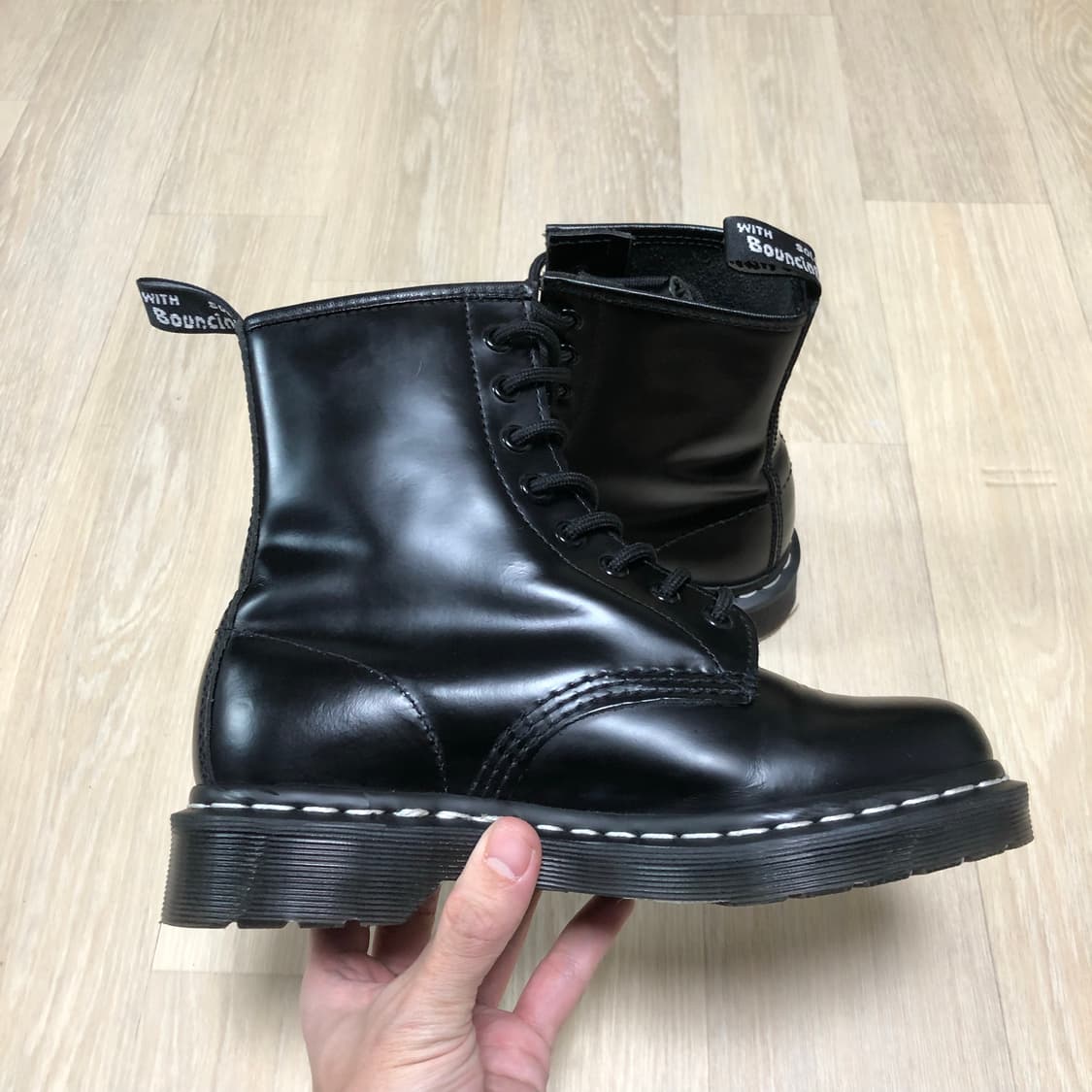 (230) 닥터마틴 Dr.martens 1460 화이트 스티치 8홀 부츠 상품이미지3
