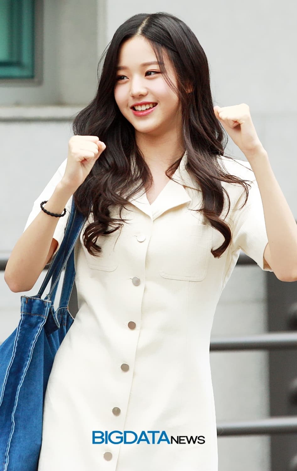 러브이즈트루 장원영 원피스 상품이미지1