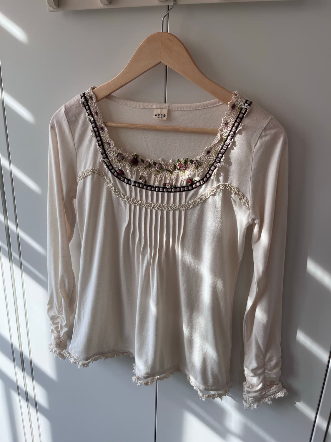 Axes femme 장미꽃 레이스 셔링 롱 슬리브 상품이미지7