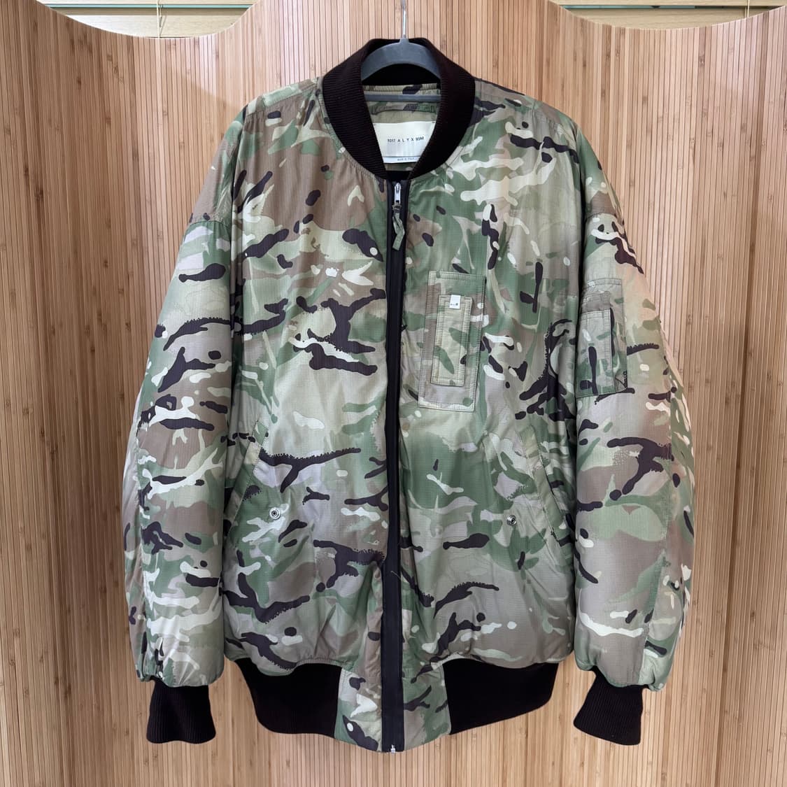 1017 ALYX 9SM 오버사이즈 카모 나일론 봄버 자켓 상품이미지4