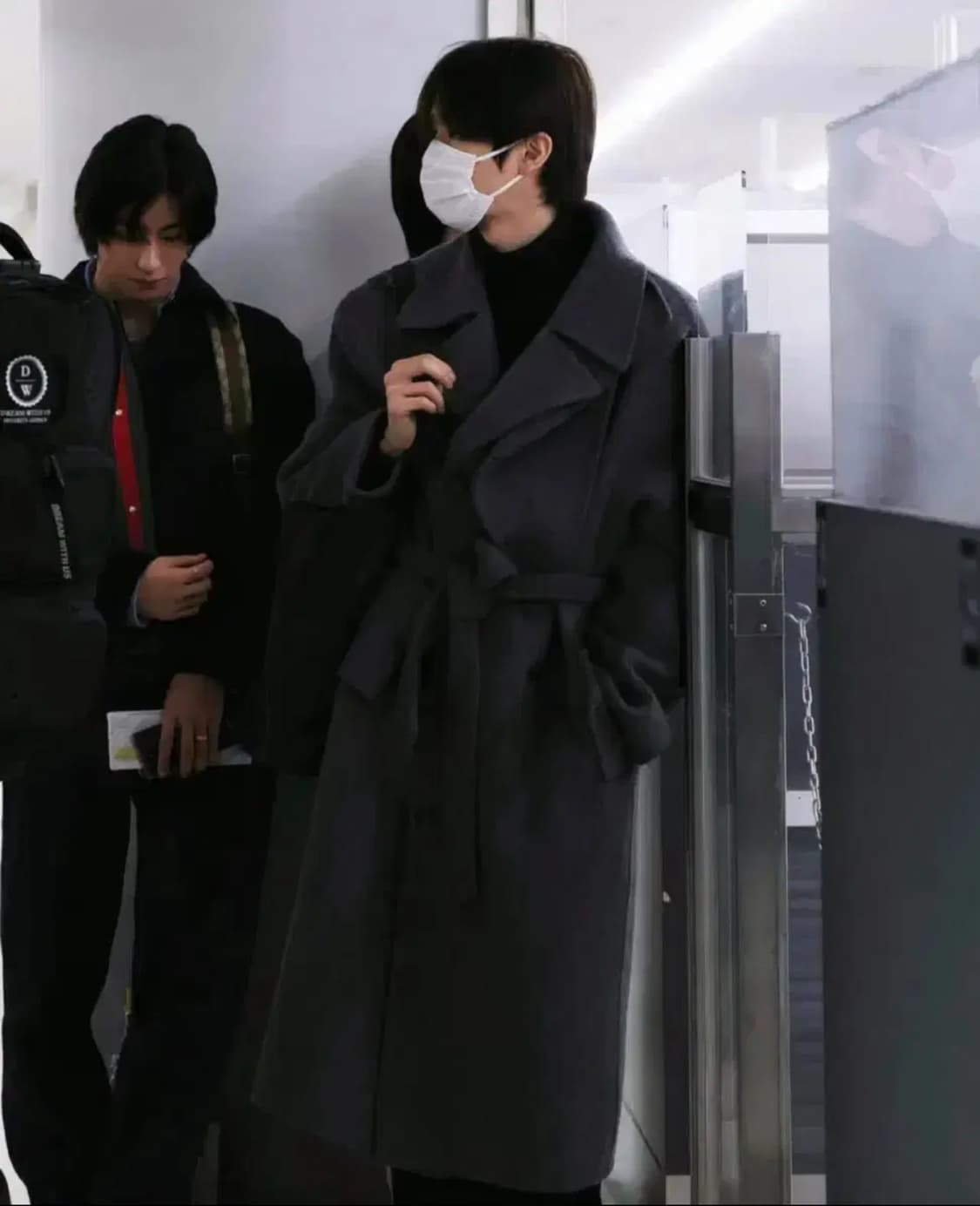 [새상품] 24FW 렉토 핸드메이드 쿠세 오버사이즈 변우석 코트 그레이 상품이미지3