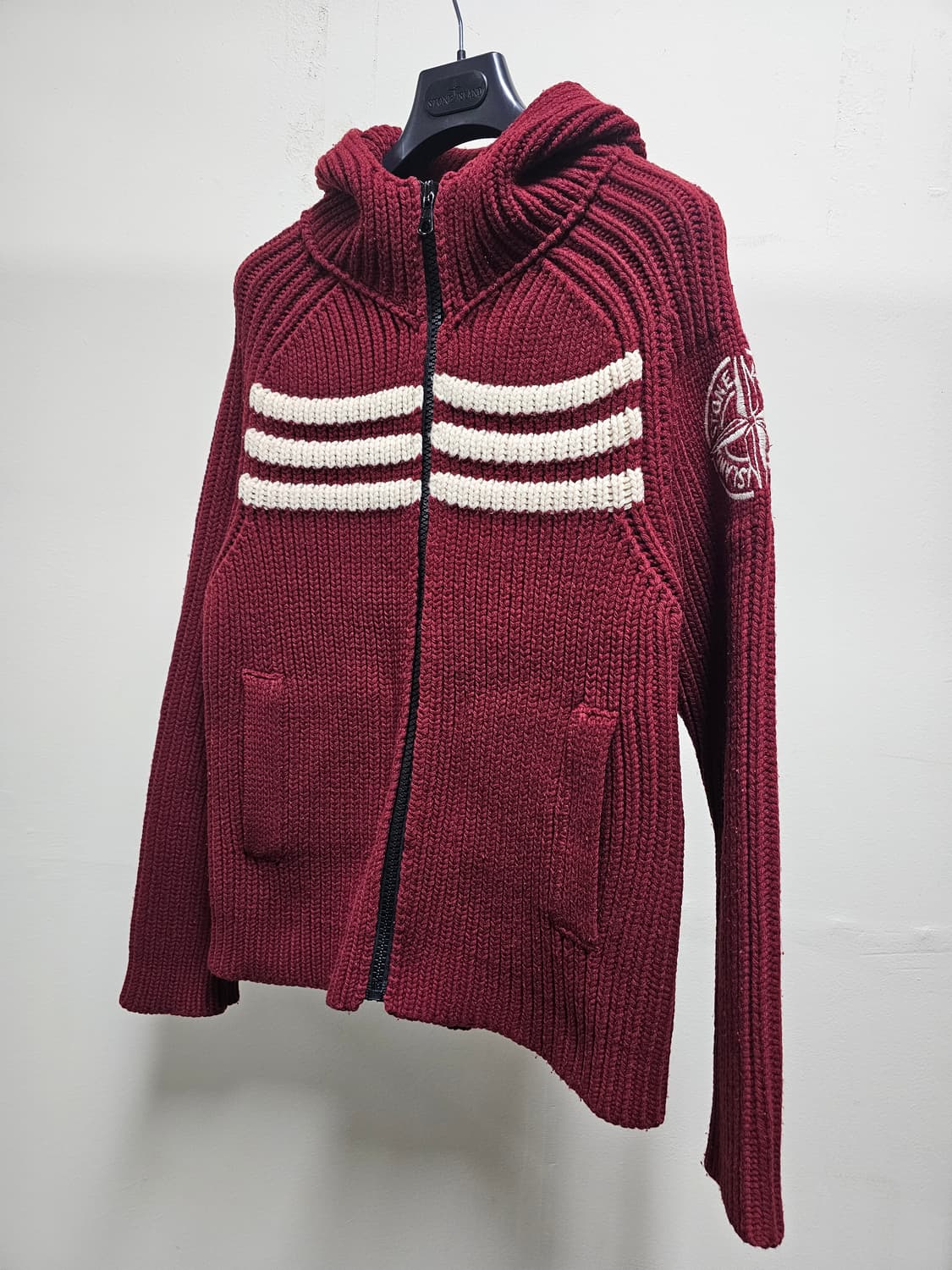 스톤아일랜드 헤비웨이트 울 니트 자수 가디건  상품이미지1