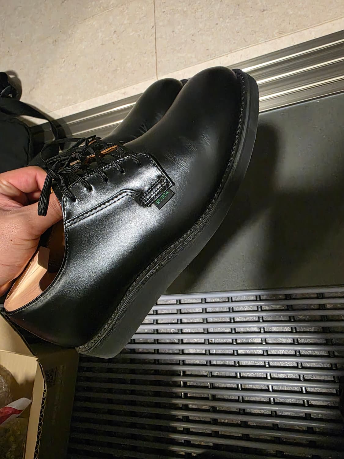 레드윙 포스트맨 101 9D 270 사이즈 팝니다  상품이미지2