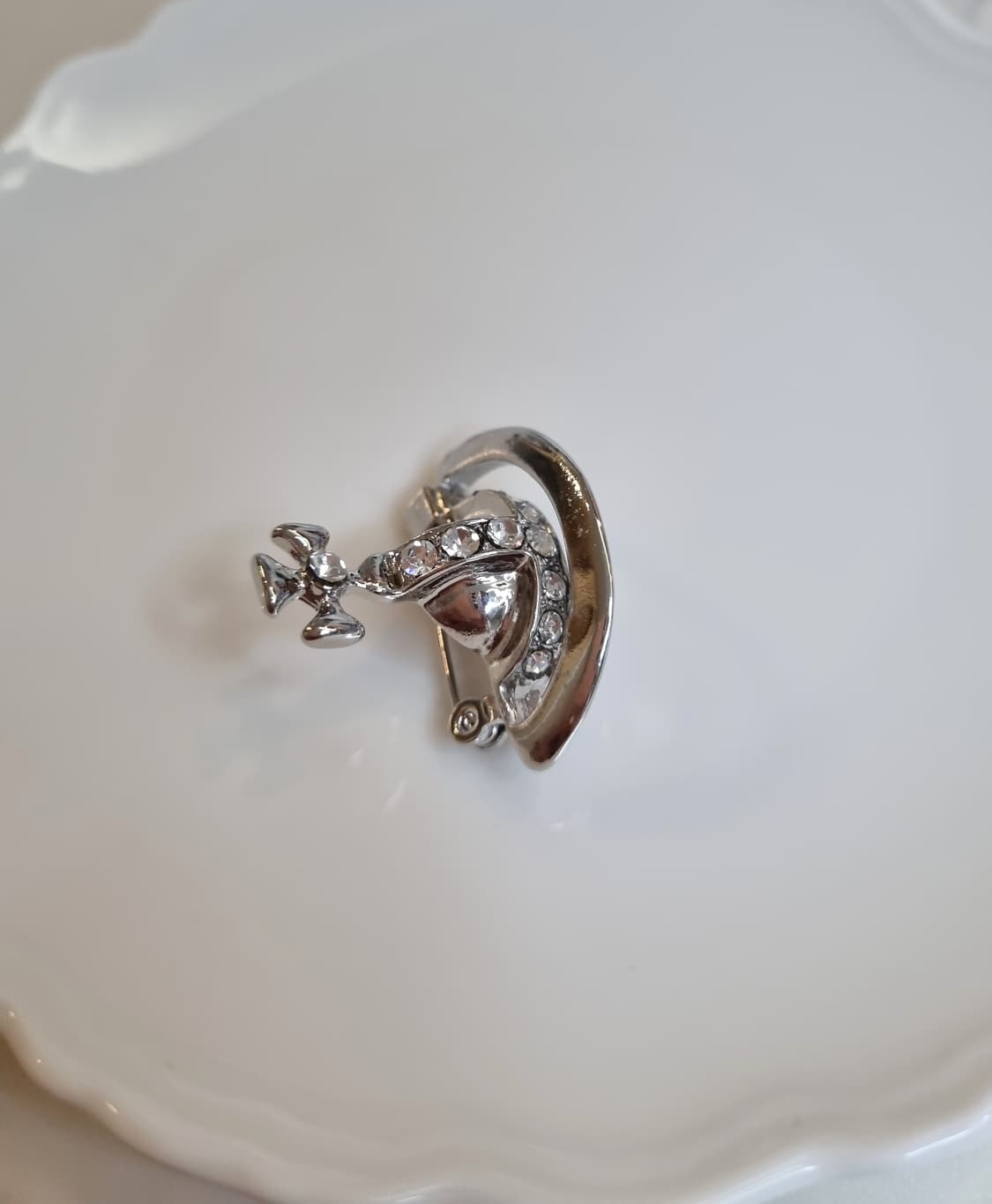 비비안웨스트우드 업사이클링 orb은장 브로치 상품이미지3