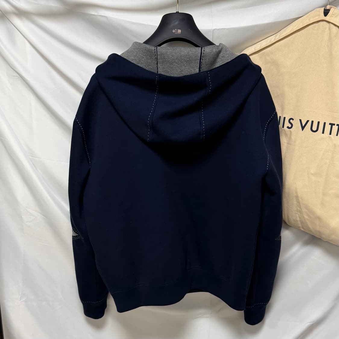 [미사용/XL] 24FW 루이비통 인타르시아 헤비코튼 후드집업 네이비 상품이미지4