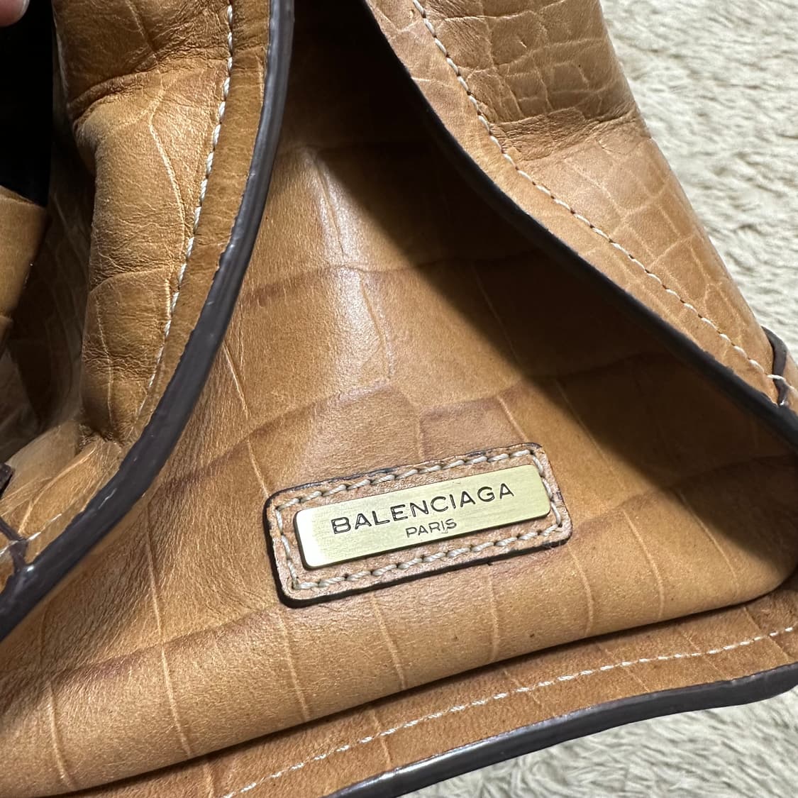 발렌시아가 셔링 카멜 악어패턴 소가죽 토트백 상품이미지3