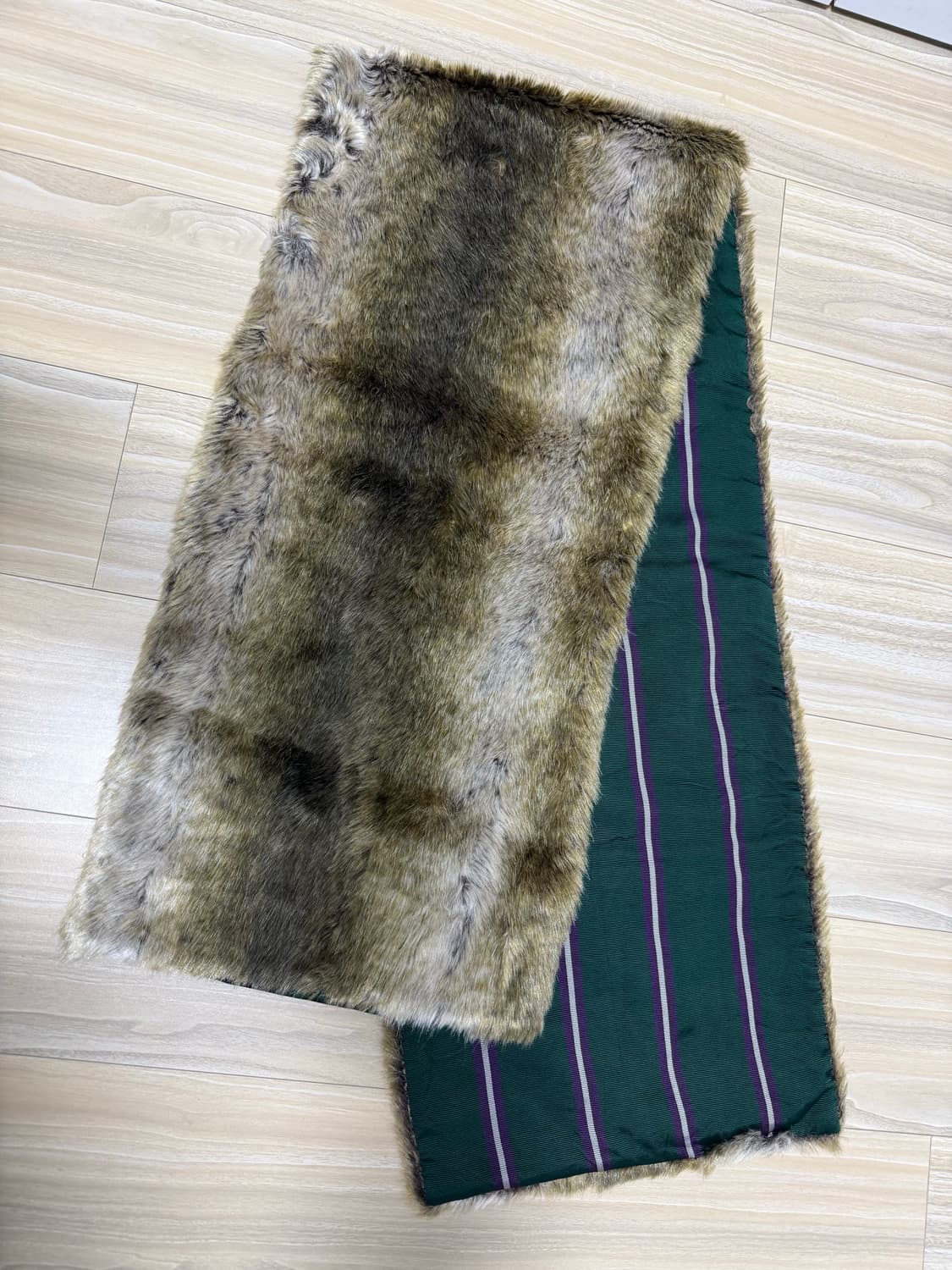 꼼데가르송 페이크 퍼 머플러 상품이미지2