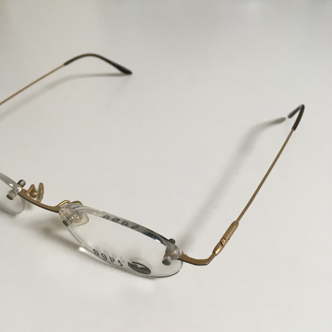 [긱시크/1color] 골드 빈티지 데드스탁 오벌 무테안경 상품이미지6