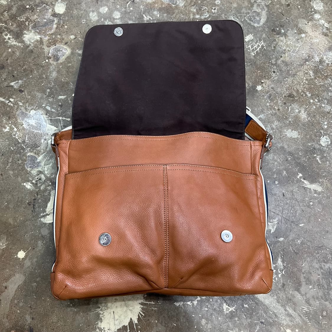 코치 카멜 브라운 가죽 크로스백 메신저백 가방 상품이미지5