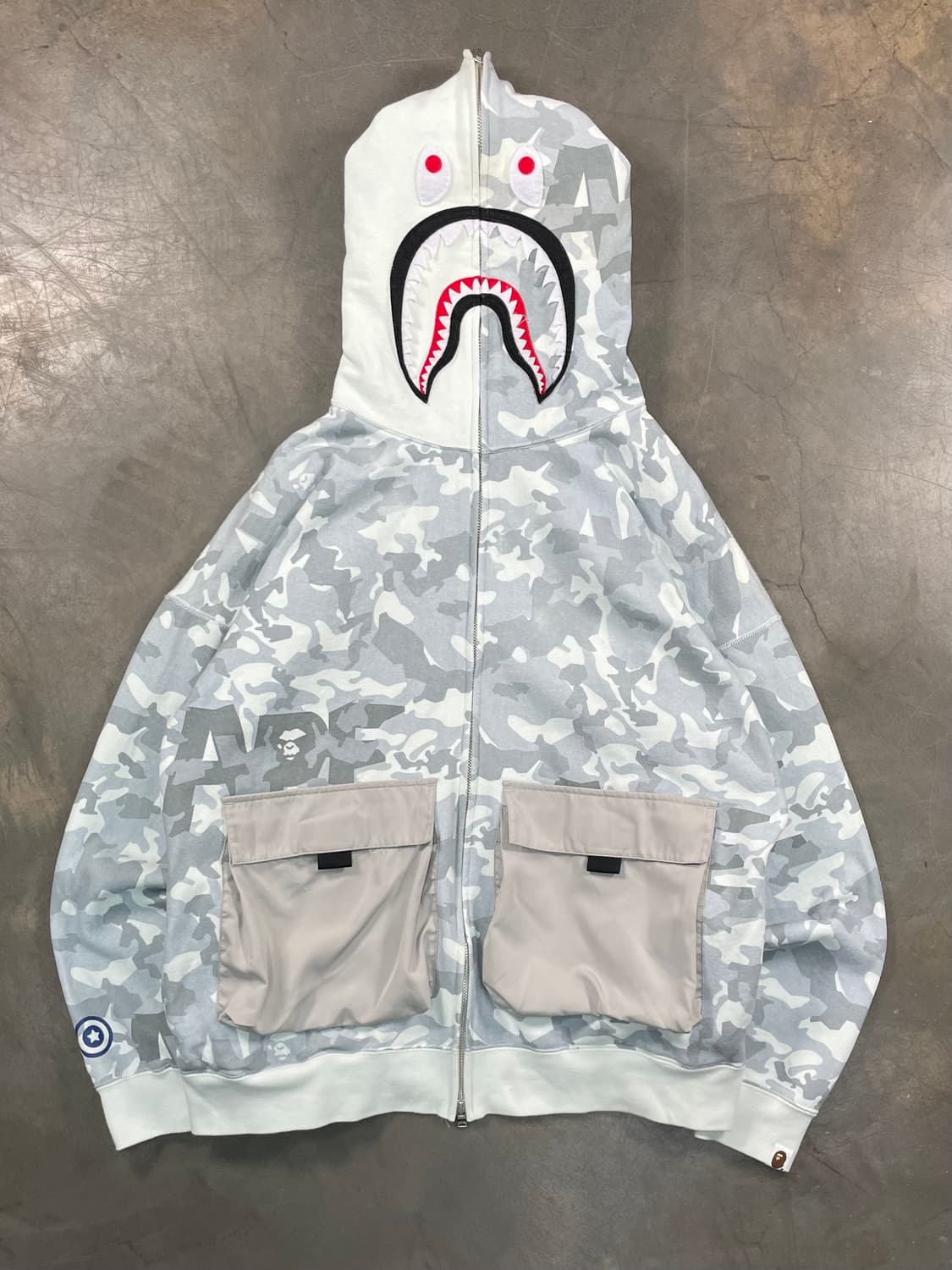 베이프 샤크 카모 후드집업 상품이미지1