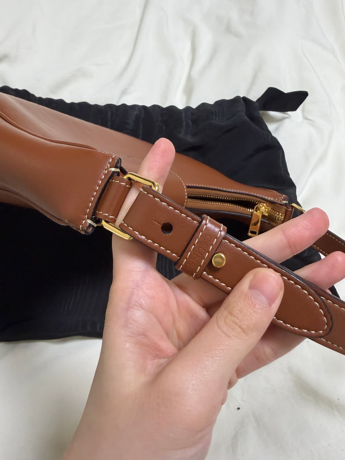 셀린느 트리옹프 아바백 브라운 상품이미지6