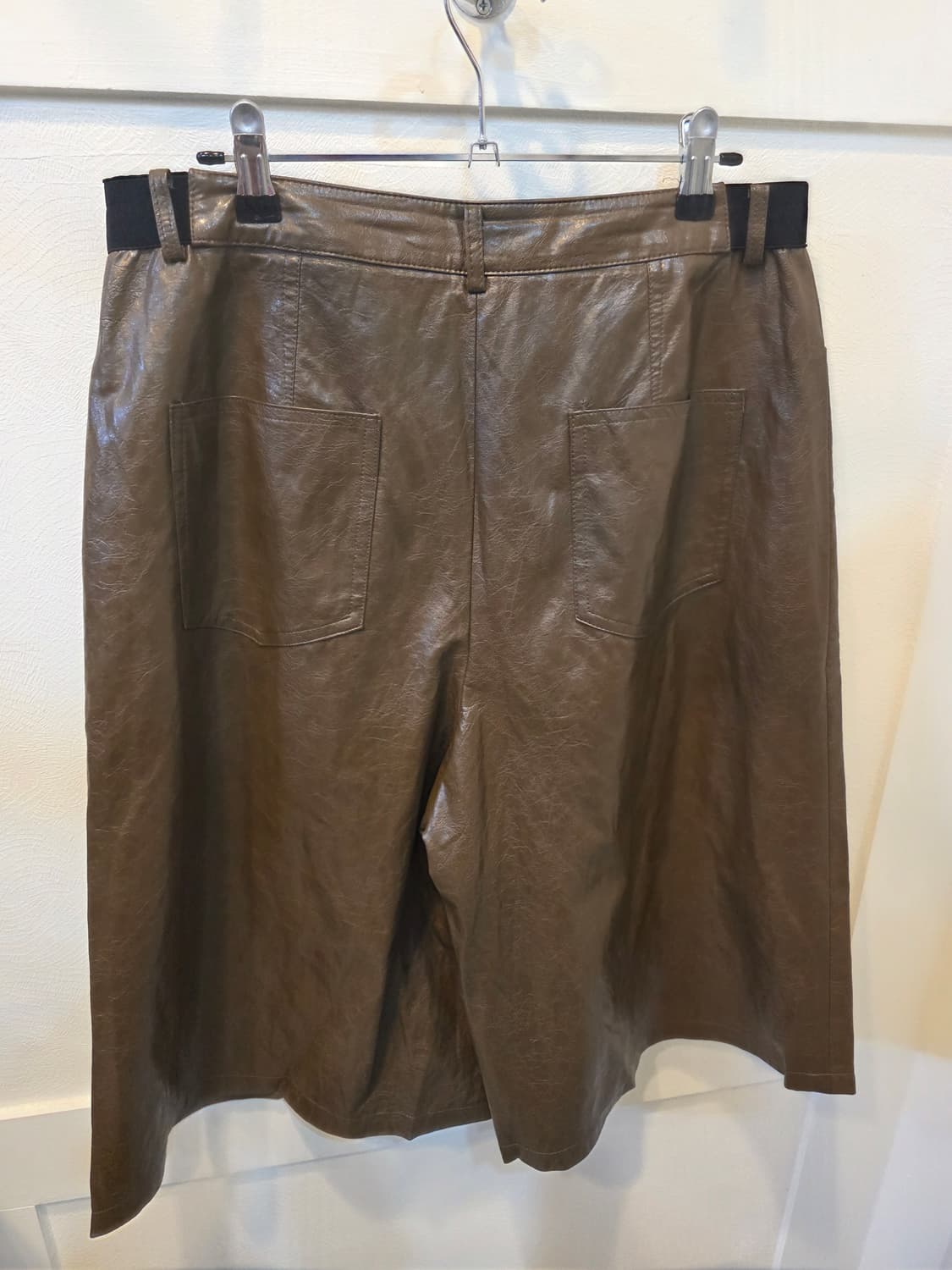 TASI 뉴욕 인조가죽 통반바지 브라운 상품이미지4