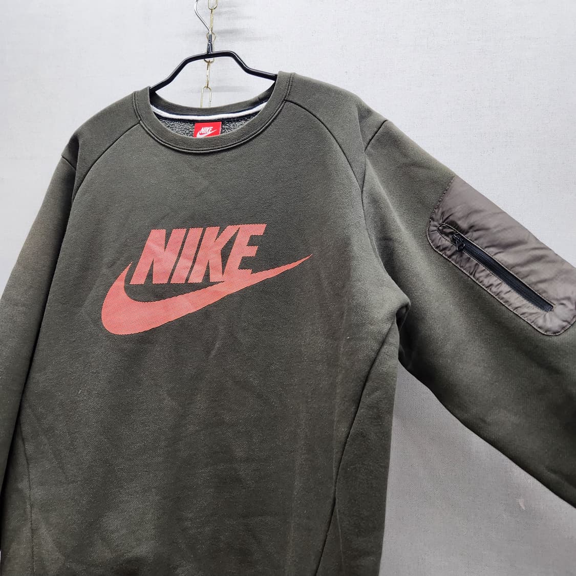 나이키 빅로고 아머포켓 맨투맨 L(L) 남여공용 상품이미지2