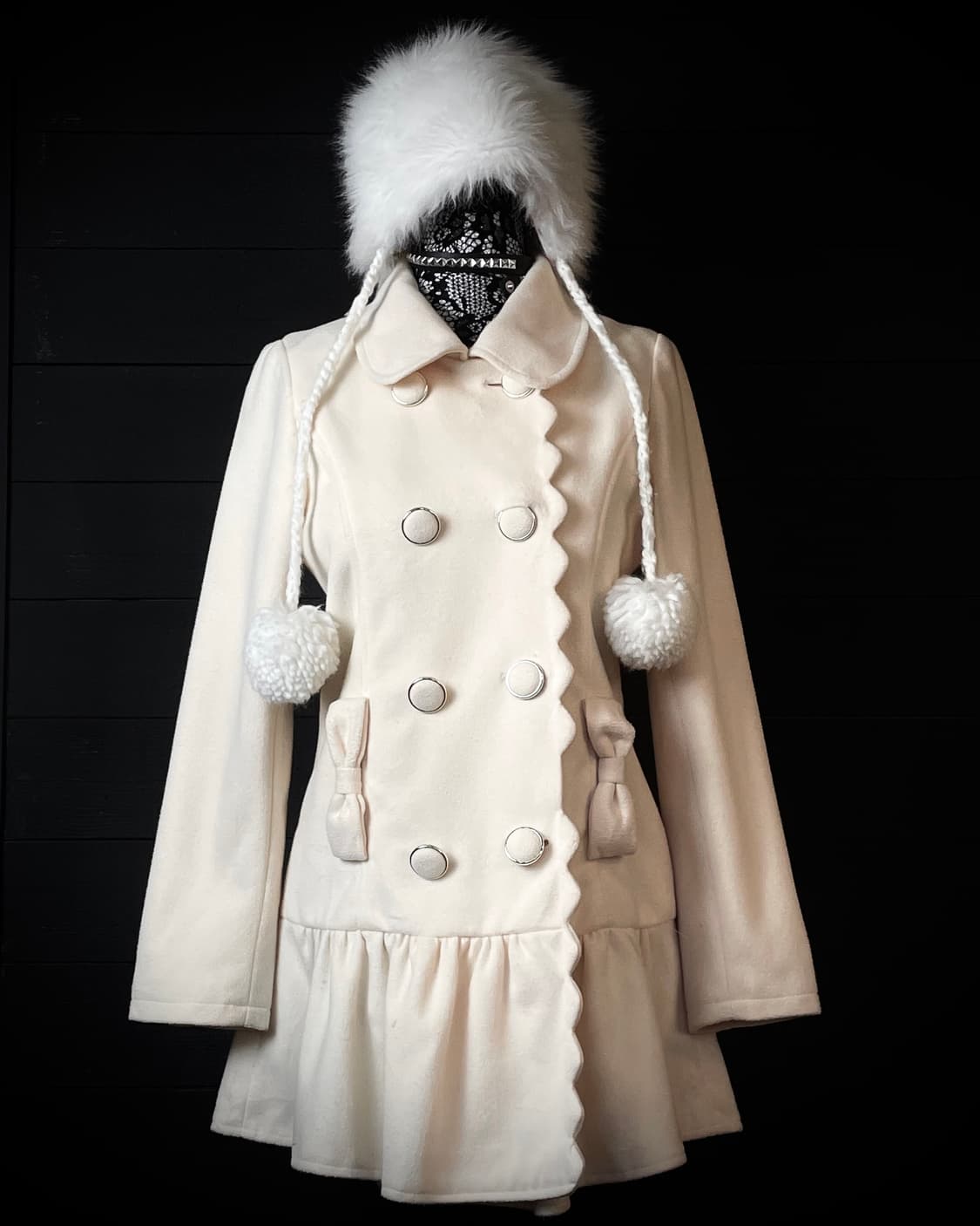 LIZ MELO 리즈멜로 갸루 크림 아이보리 화이트 리본 금장 코트 상품이미지1