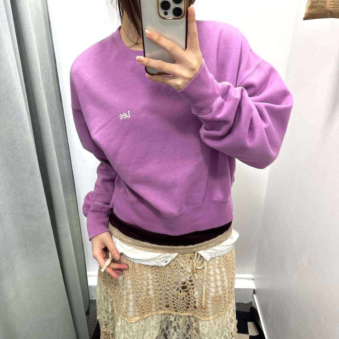 Lee x vis 퍼플 크롭 스웻셔츠 상품이미지2