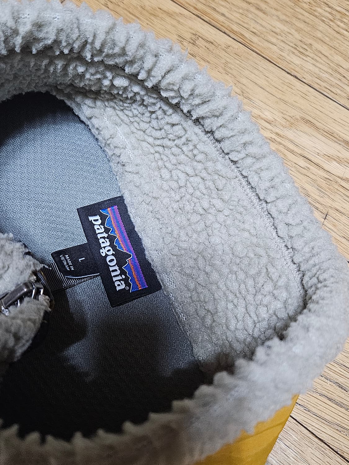 파타고니아 레트로 x 펠리칸 골드 플리스 후리스 양털 자켓 상품이미지3