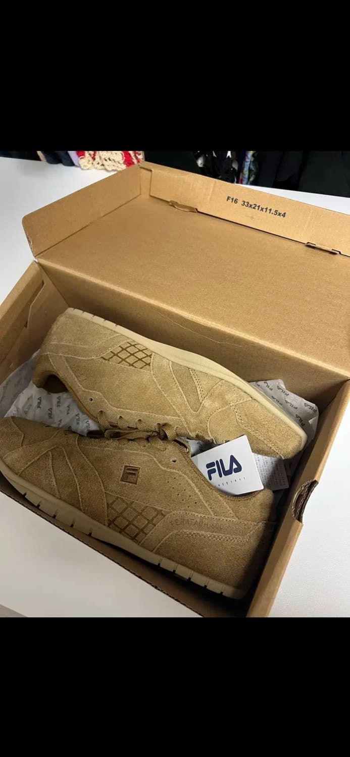 [새싱품] 휠라 테라테크 600 스웨이드 운동화 270사이즈 상품이미지1