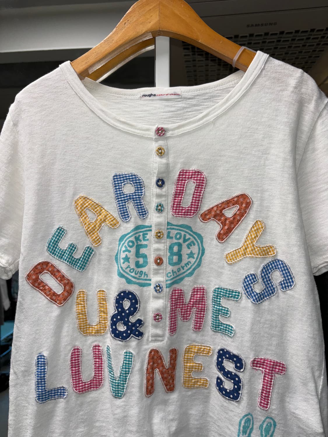 Rough 아플리케 헨리넥 티셔츠 상품이미지3