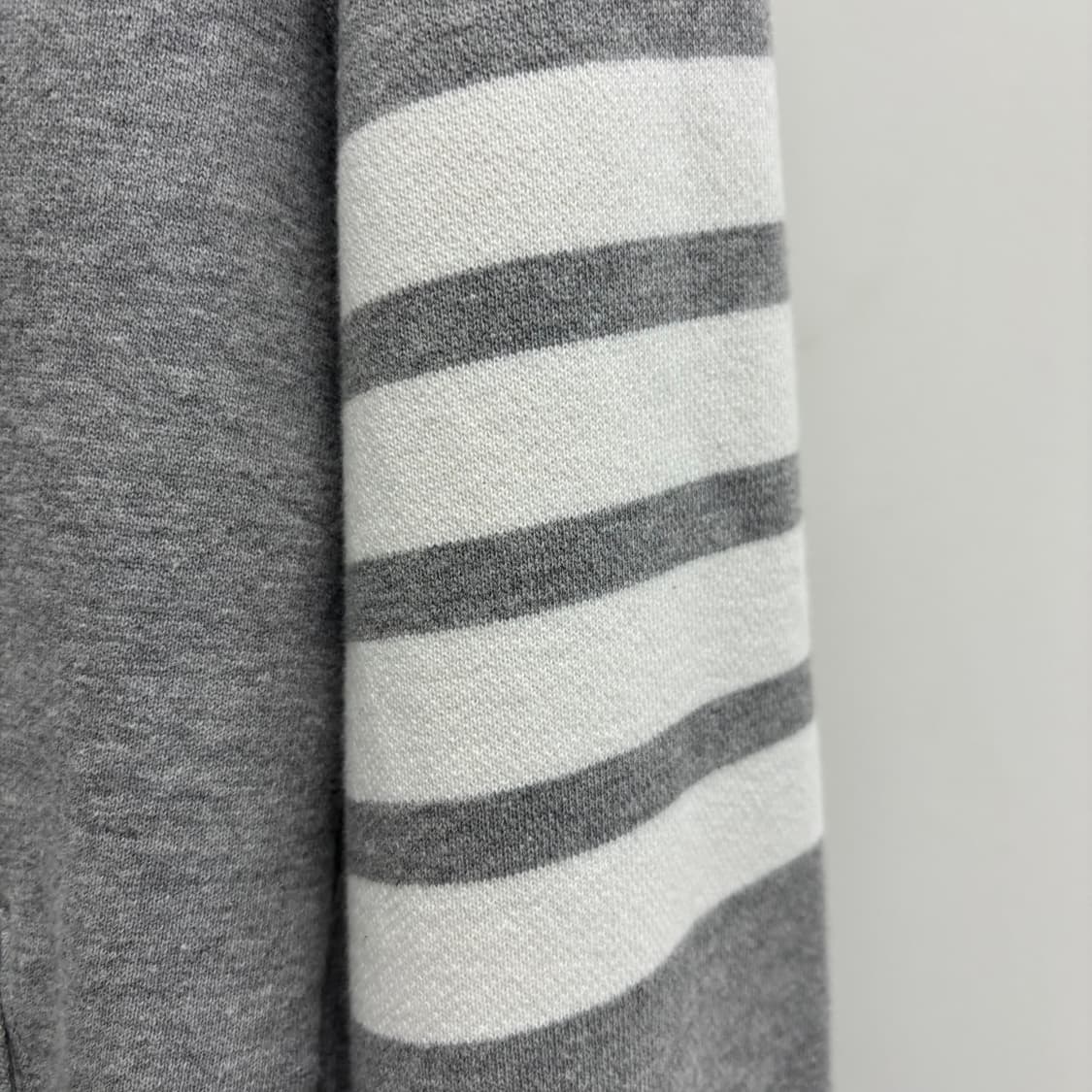 [7]톰브라운 사선완장 후드집업 상품이미지2