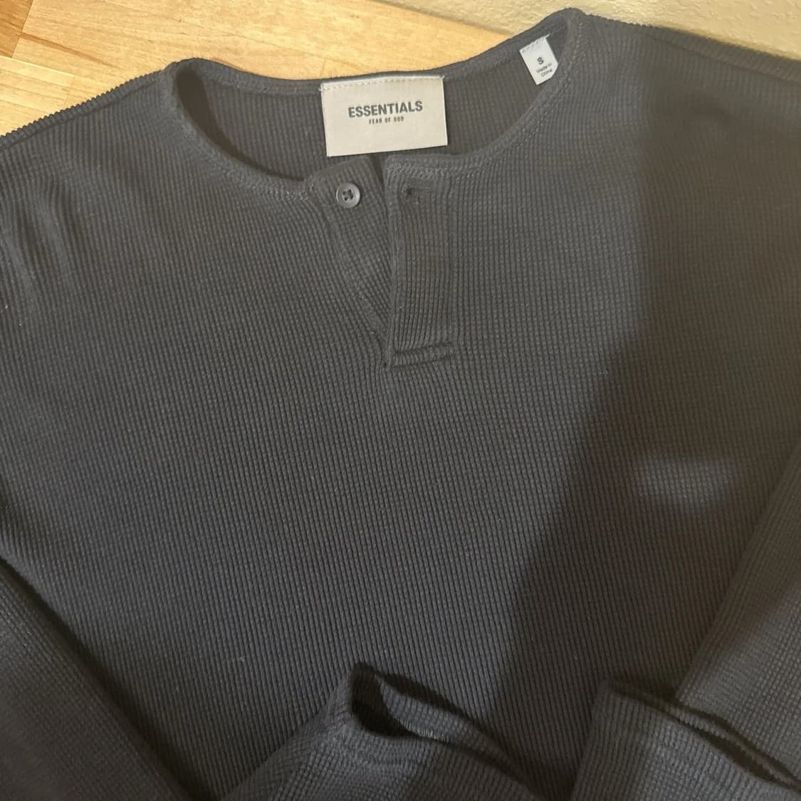 에센셜 와플 헨리넥 롱 슬리브 상품이미지1