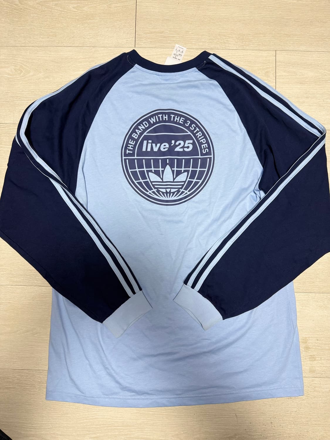 아디다스 x 오아시스 하늘색 긴팔티 상품이미지6