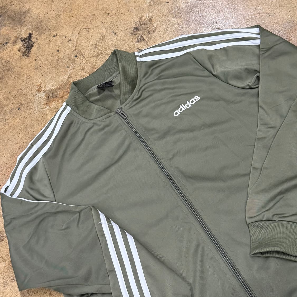 아디다스 카키 져지 트랙탑 상품이미지1