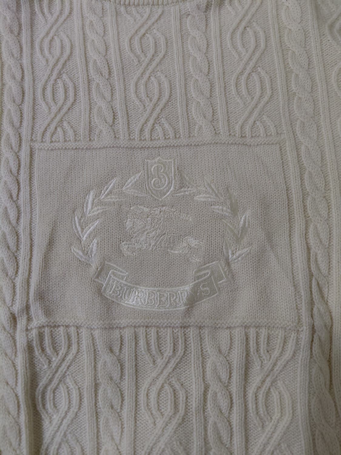 버버리 90년대 센터로고 울 100% 니트 상품이미지2