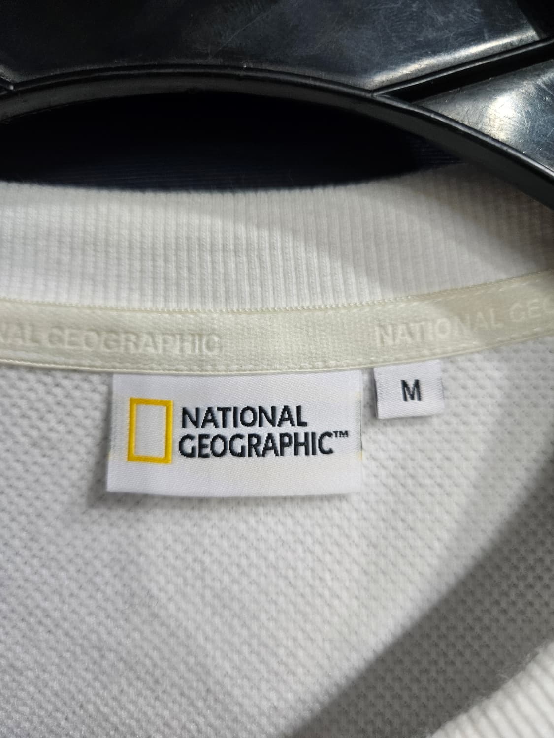 내셔널지오그래픽 화이트 남성 세미오버핏 95 맨투맨  상품이미지3