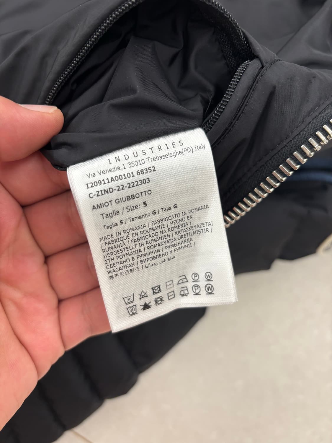 23fw 몽클레어 아미오 남성 패딩 블랙 5사이즈 상품이미지3