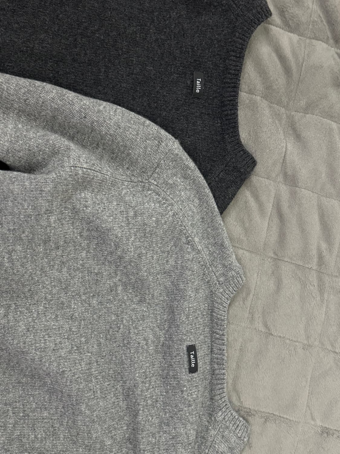 [2] Taille 타일레 브이넥 니트 챠콜, 그레이 상품이미지4