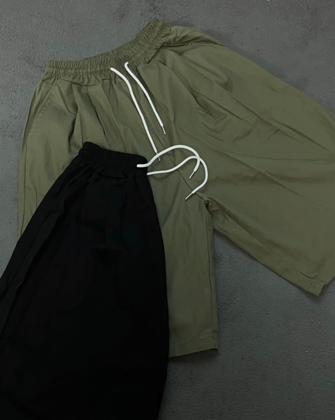 [새상품] 카키 블랙 버뮤다 팬츠 반바지 상품이미지1