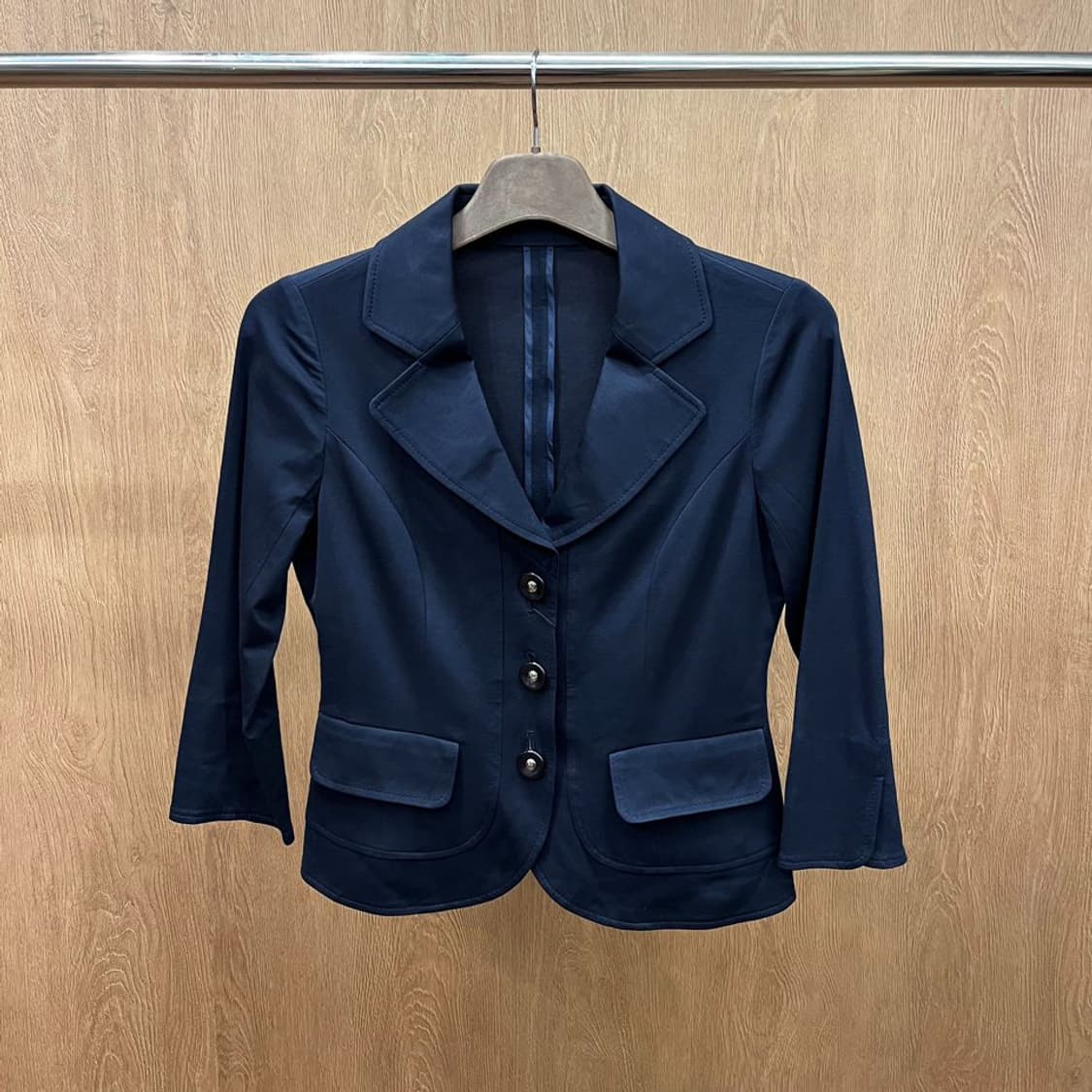 꾸레쥬 테일러드 자켓 노치드 라펠 백 허리 스트랩 포켓 디테일 네이비 상품이미지2