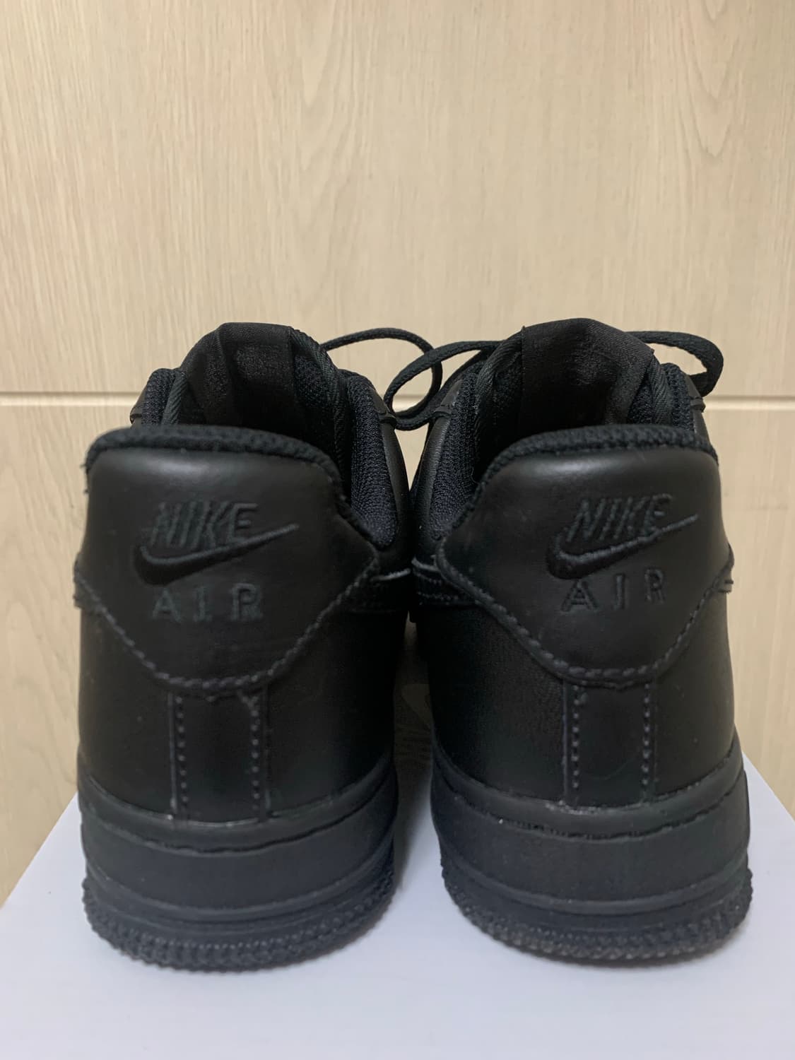 나이키 에어포스 1 '07 로우 트리플 블랙 상품이미지4